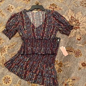 ⭐️ NWT ⭐️ Evoluntionary smocked top + skirt set! SMALL